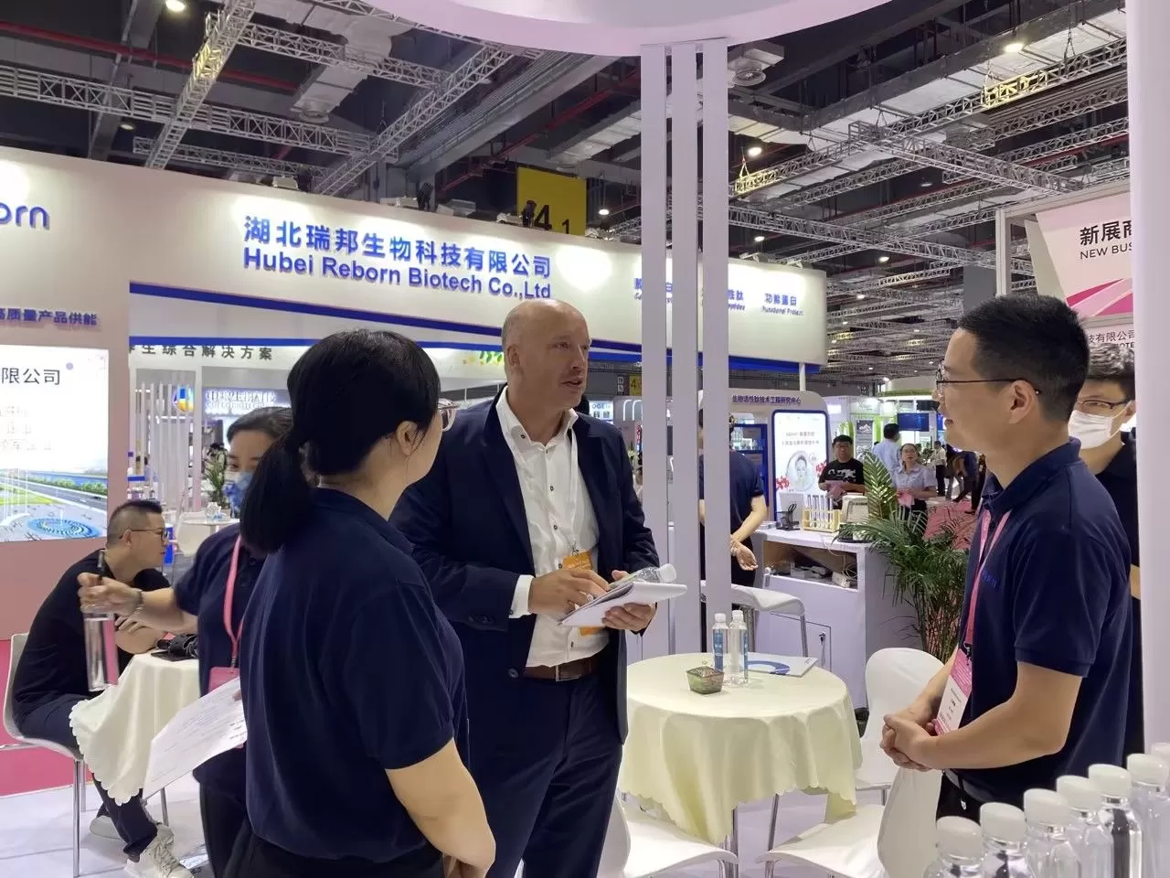 close and deep conversations with customers during FIA